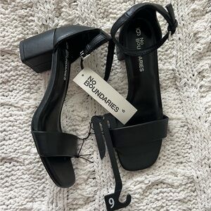 NWT No Boundaries Black Block Heel Sandals